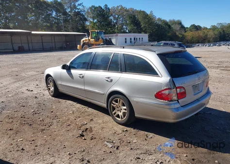 2004 Mercedes-Benz E 320 z USA, uszkodzony, nr VIN WDBUH65J34A378598